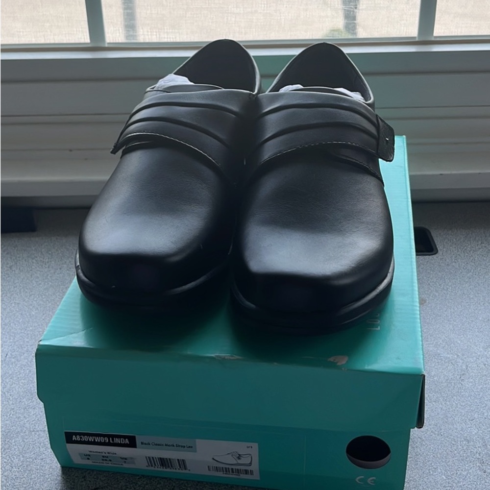 Brand new Apex Women’s shoe
